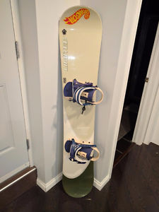 Reduced!!LIMITED QUEST 159 SNOWBOARD WITH BINDINGS