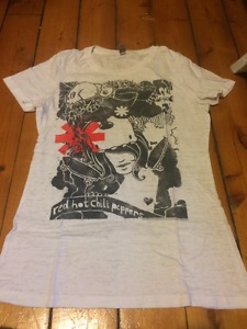 Selling a women's Red Hot Chili Peppers Shirt