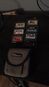 Silver Gameboy SP bundle, Incl. games and carrying case
