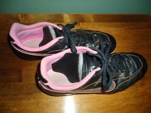 Size 7 Ladies Nike soccer cleats