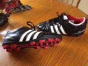 Soccer cleats size 5