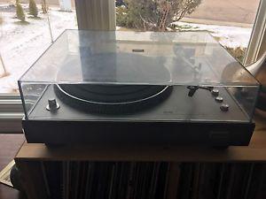 Turntable / Record Player
