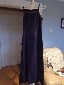 WOMEN'S DRESS (size 5)