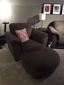 Wanted: Oversized chair & ottoman