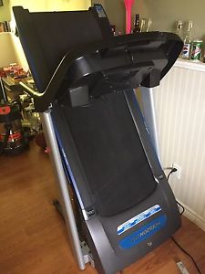5.2 horizon treadmill for sale