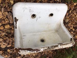 Antique White Enamel Cast Iron Sink