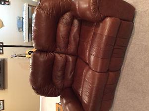 Beautiful distressed leather, fully reclining set