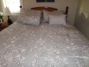 Bed spread.sham.skirt