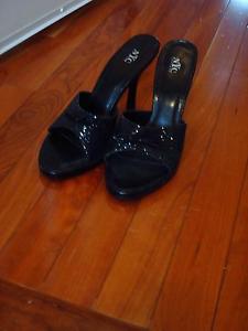 Black high heel glitter shoes