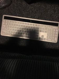 Bluetooth Logitech keyboard