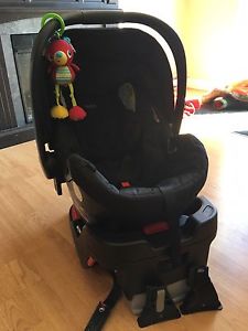 Britax B-Safe 35 infant car seat