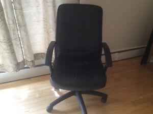 COMPUTER CHAIR