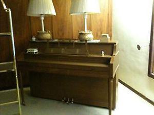HEINTZMAN PIANO in great condition for that budding