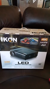 Ikon 200 Projector and screen