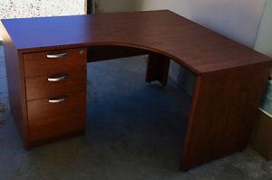 Incrediblly solid corner desk