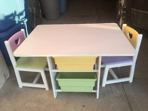 Kids heart table and chairs