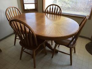 Oval Dining Table with 4 chairs