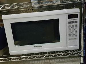 Panasonic NN-ST642W Microwave