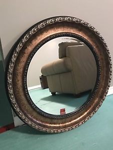 Round decorative wall mirror