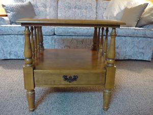 Roxton Table Maplewood (1 Pull Drawer)