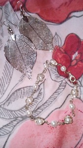 Silver Leaf Earings & Silver/Pearl Bracelet *BURTON