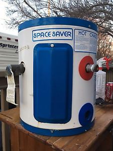 Space saver water heater
