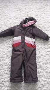 2t Old Navy Snowsuit Great Condition