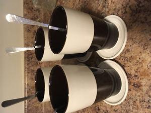 4 hot chocolate mugs