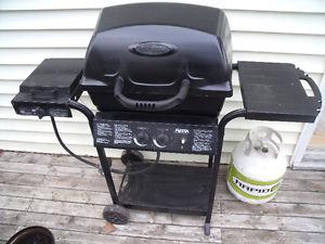 BBQ with side burner and full propane tank