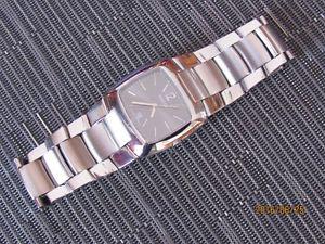 Beautiful Stainless steel gent's Gucci watch