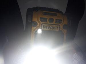 Dewalt radio with 20 v battery