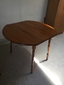 Dining Table with folding leaves
