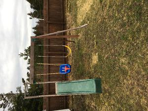 Free swing set
