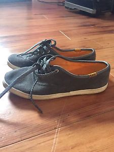 Grey keds