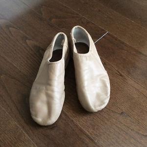 Jazz Dance shoes children's size 5 1/2, Bloch Neo Slip On,