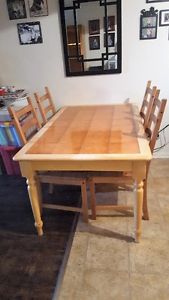 Kitchen Table and Chairs and Solid Oak Decorative round
