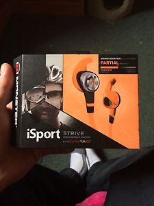 Monster iSport strive high impact audio with control talk