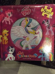 My Little Pony puzzle book. Nee