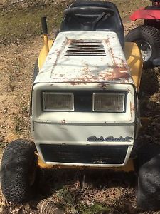 Rolling cub cadet Lawn tractor body 7 speed solid body.