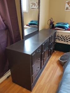 Solid 9 drawer dresser with vanity, great condition!!!!