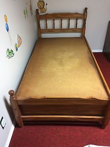 Twin Oak Captin's bed