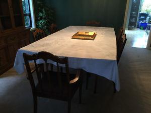 Vintage Diningroom Table with 6 chairs and BONUS
