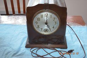 Vintage Sessions Electric Mantle Clock