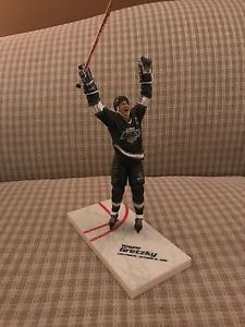 Wayne Gretzky figure