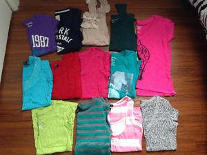 Womens Size S / XS LOT of tops / tanks mainly Aeropostale &