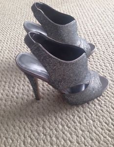 Women's shoes, never worn
