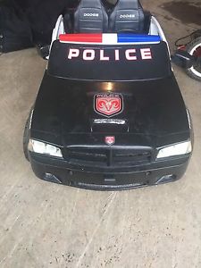 12v Power Wheels police car.