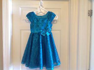 Beautiful teal dress size 7