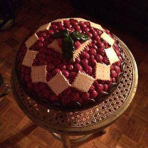 Berry pie plate/holder