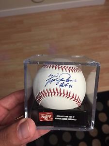 Chicago Cubs great and Canadian Ferguson Jenkins signed ball